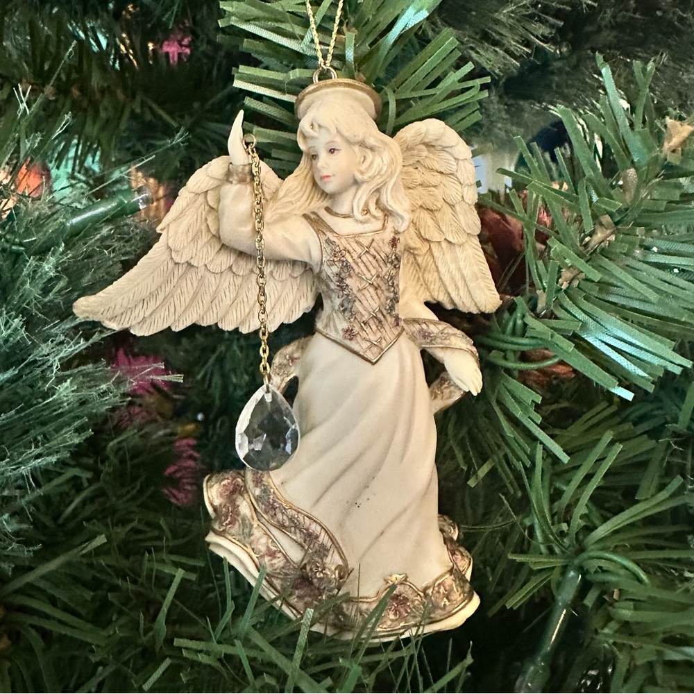 Avon Sarah’s Angel Star Catcher Ornament